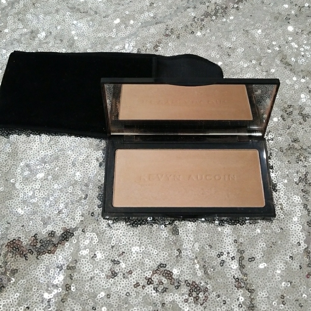 Kevyn Aucoin Sahara neohighlighter illuminator